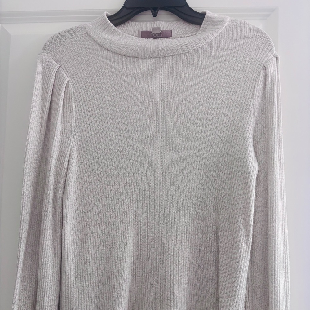 Stylish & Swanky LOFT Light Champagne Gold Ribbed Long Sleeve Shirt size small